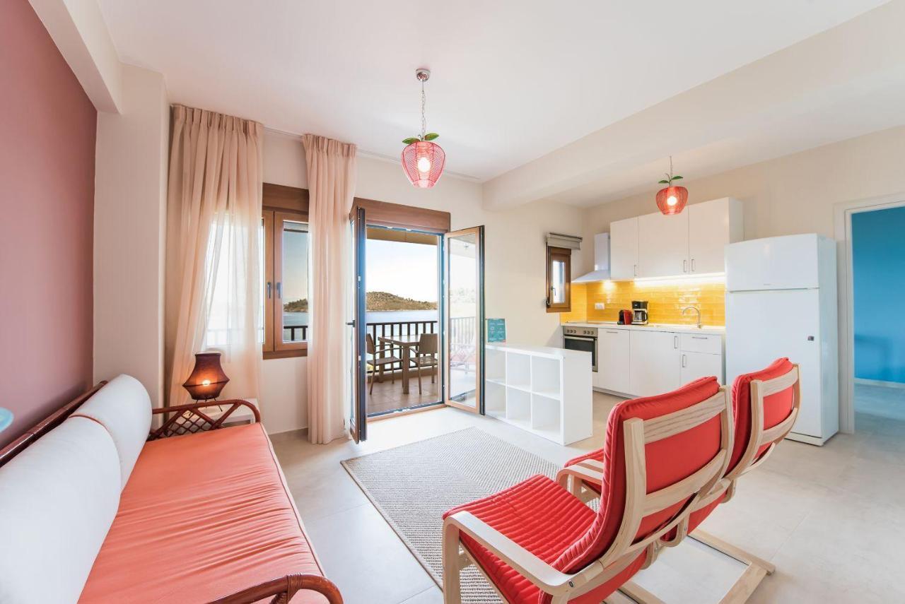 Nereus & Oceanus Beachfront Apartments, Lagonisi Beach #Feelslikehome Ormos Panagias Exterior photo
