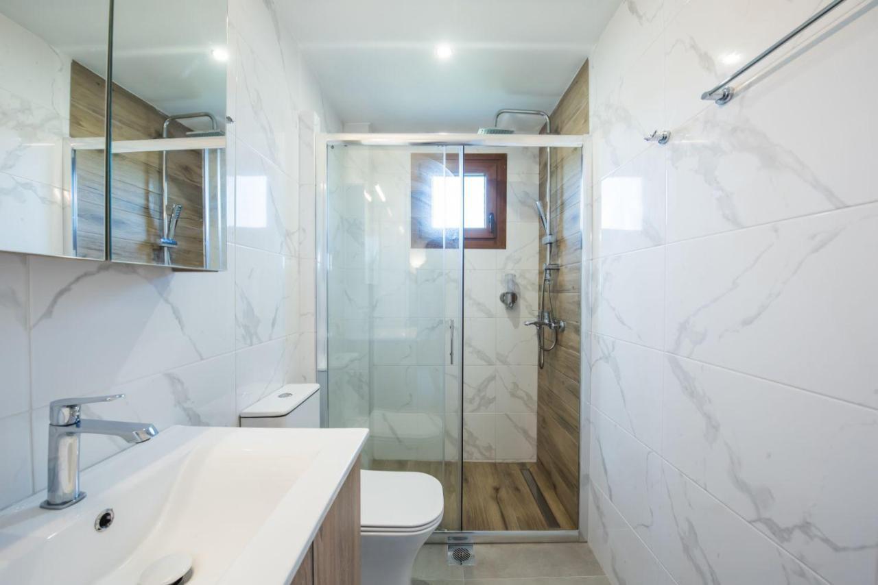 Nereus & Oceanus Beachfront Apartments, Lagonisi Beach #Feelslikehome Ormos Panagias Exterior photo